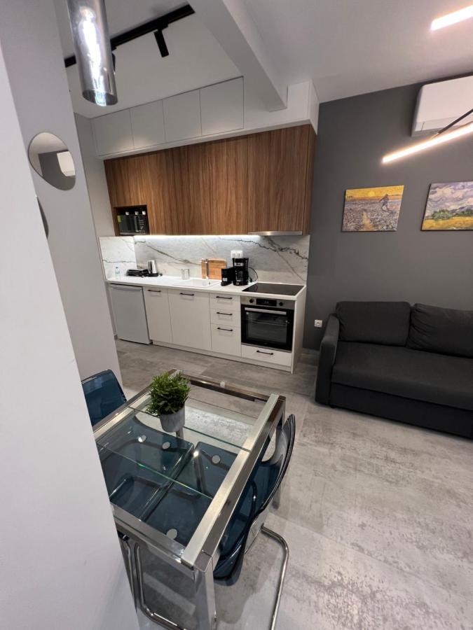 Chic Urban Escape By Thesbnb Apartment